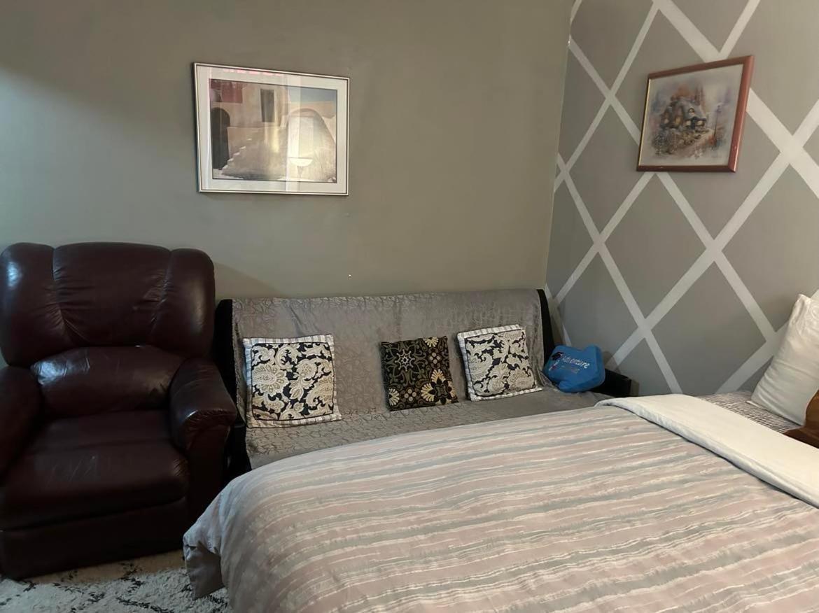 Maryland Homestay In Winnpeg Downtown Winnipeg Zimmer foto
